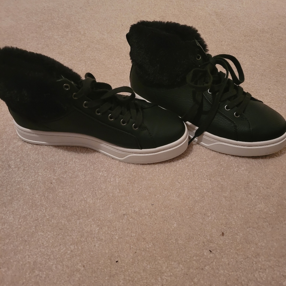 Koolaburra Black Lace Up Boots with Black Fur - Picture 2 of 5